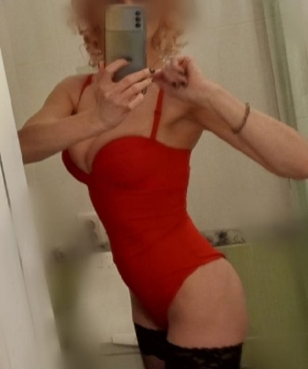 💋💫 Я живу в Москве, и могу быть твоей идеальной компаньонкой, как на вечеринке или деловом мероприятии, так и в уютной обстановке для интима. 🌹✨ Мои услуги охватывают все твои сексуальные предпочтения, я готова на все, чтобы удовлетворить тебя. ⚡️🔥 Кроме того, у меня есть отличные отзывы, которые подтверждают мою незабываемую способность доставить истинное удовольствие и наслаждение каждому моему клиенту. 💯🌟 Не упускай возможность окунуться в мир страсти, встретившись со мной! Посмотри мои фото ниже и позвони мне прямо сейчас! 📸📞💕 Жанна